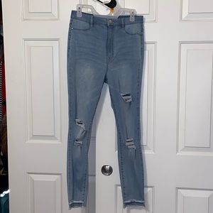 Cute Distress Jeans!